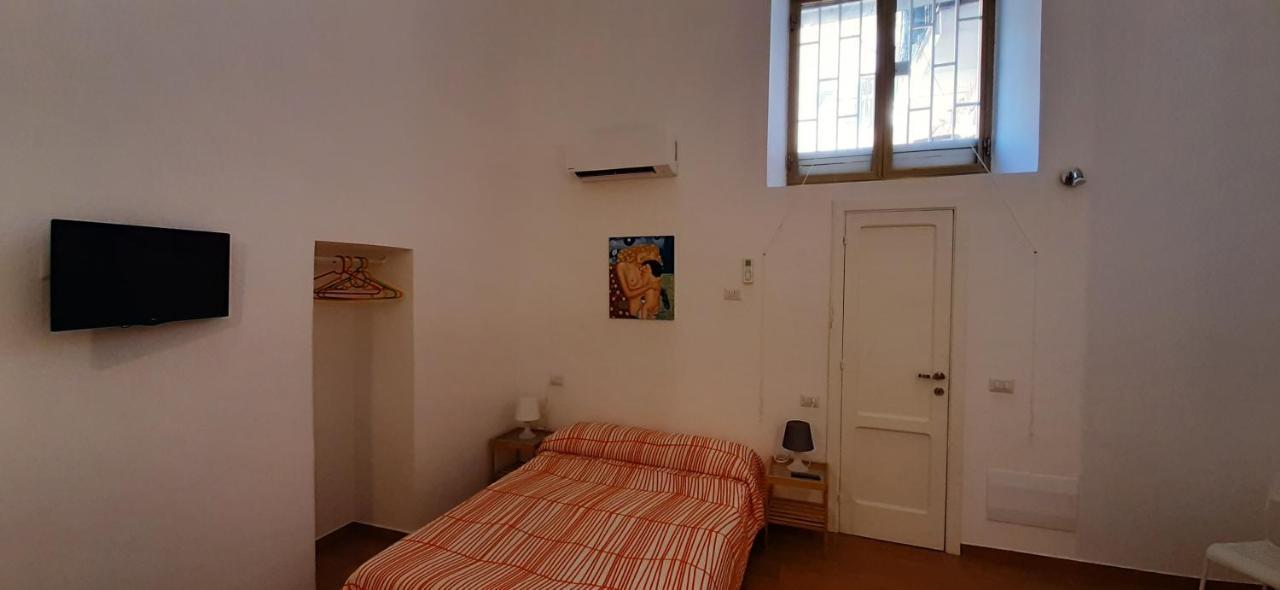 Casa Laura Oliva Mancini Bed and Breakfast Neapel Exteriör bild