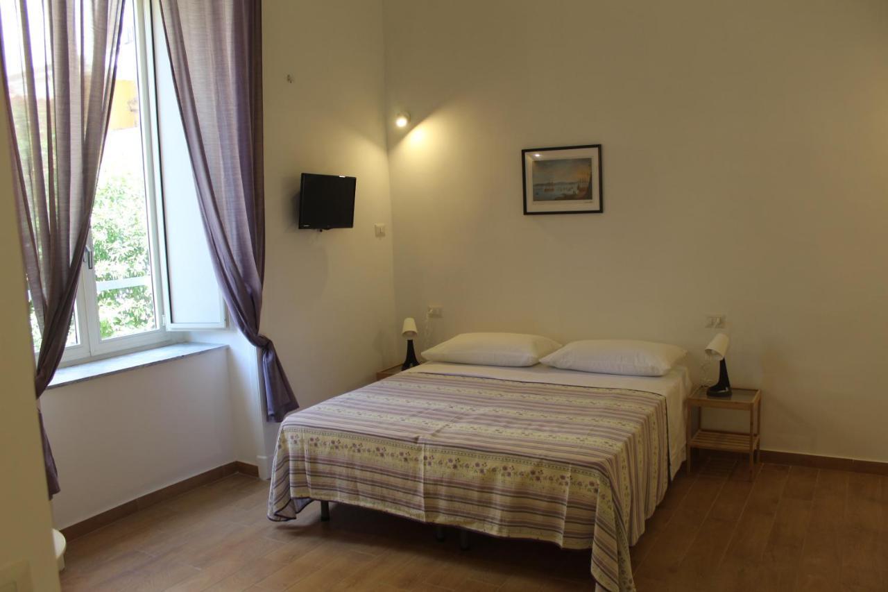 Casa Laura Oliva Mancini Bed and Breakfast Neapel Exteriör bild