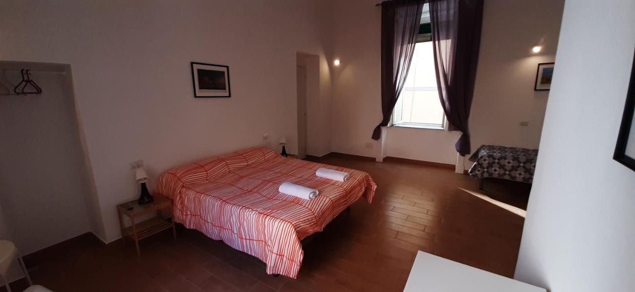 Casa Laura Oliva Mancini Bed and Breakfast Neapel Exteriör bild