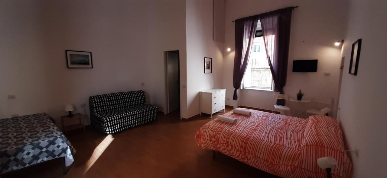 Casa Laura Oliva Mancini Bed and Breakfast Neapel Exteriör bild